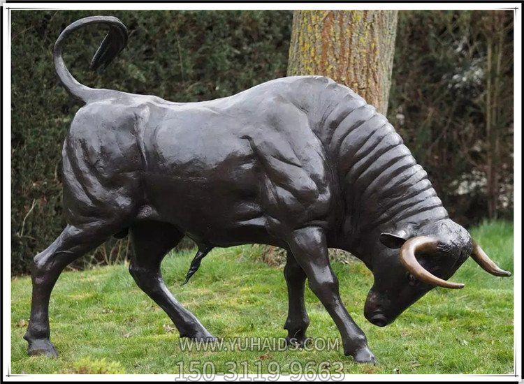 园林广场摆放大型抽象牛铜雕雕塑