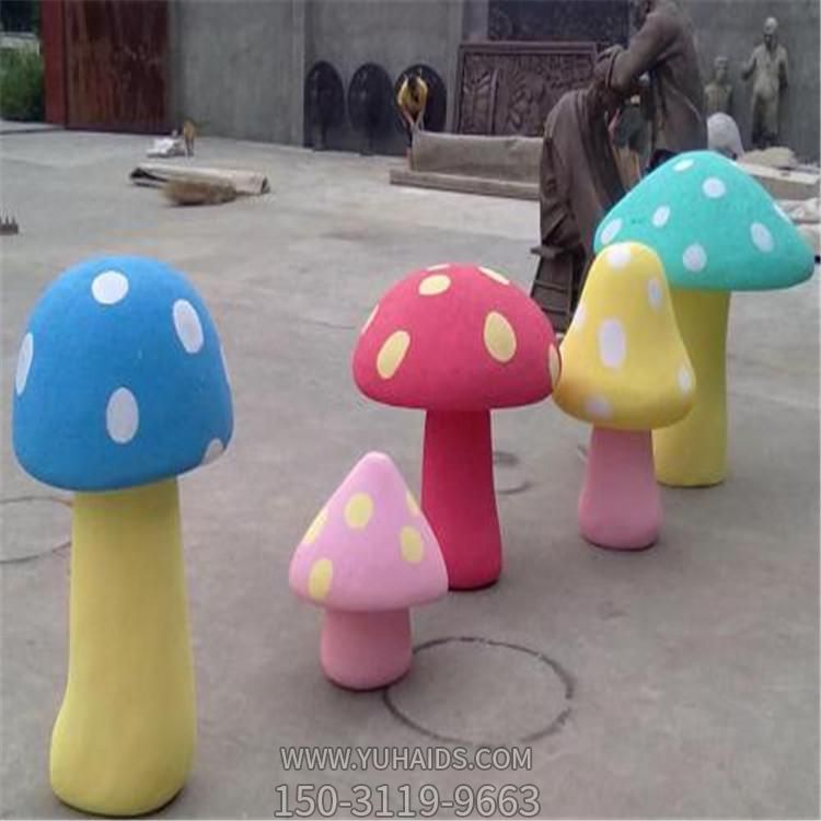 户外玻璃钢彩绘美陈摆件蘑菇雕塑