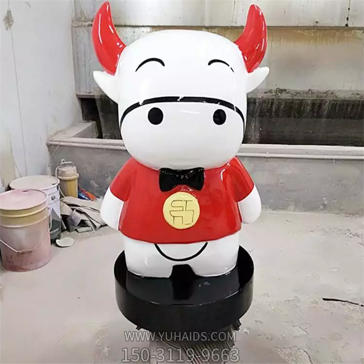 红色的小牛，玻璃钢卡通牛雕塑
