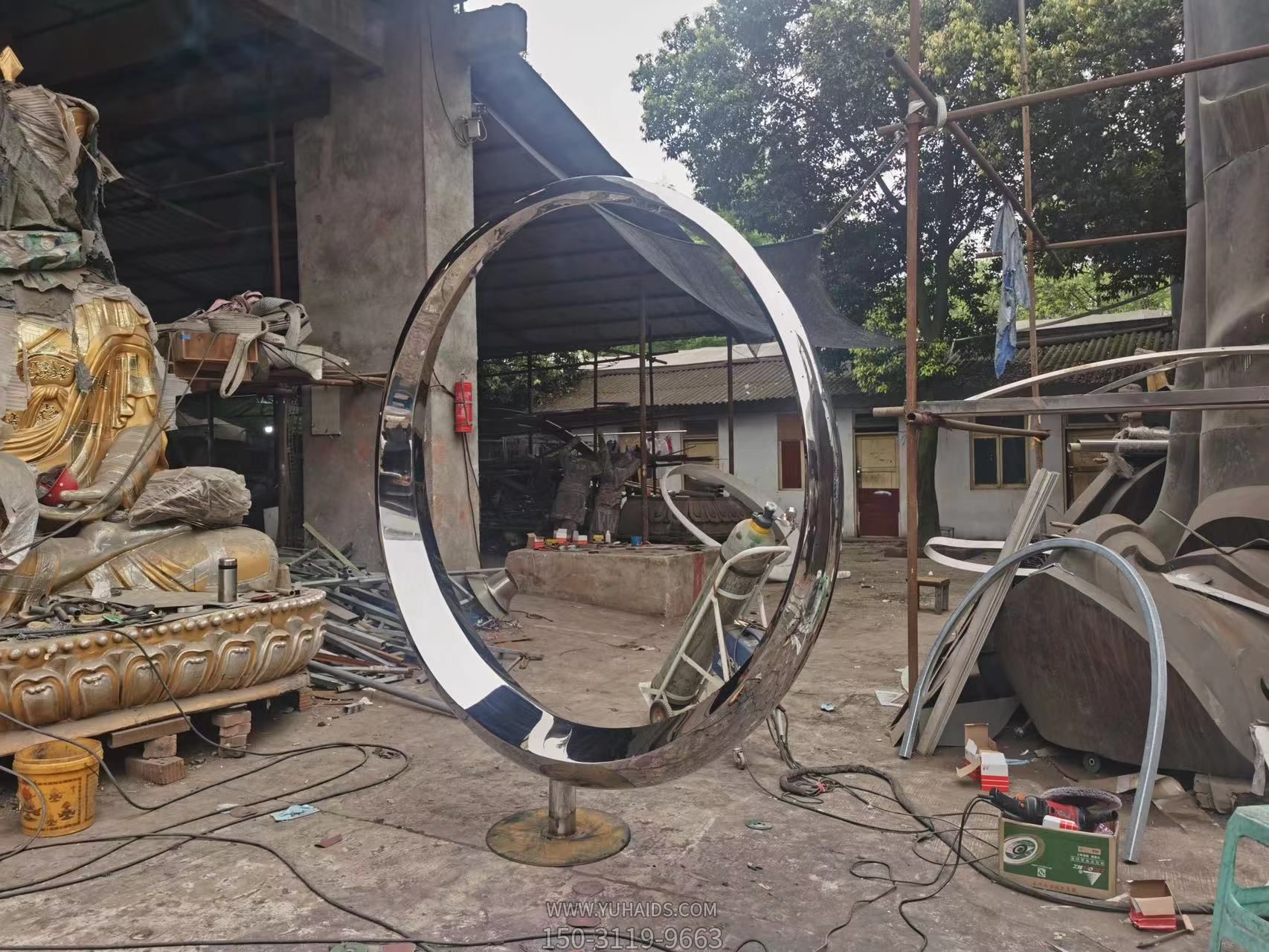 不锈钢镜面圆环，创意环形雕塑