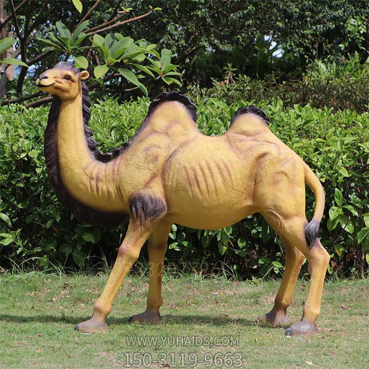 公园仿真动物玻璃钢骆驼雕塑