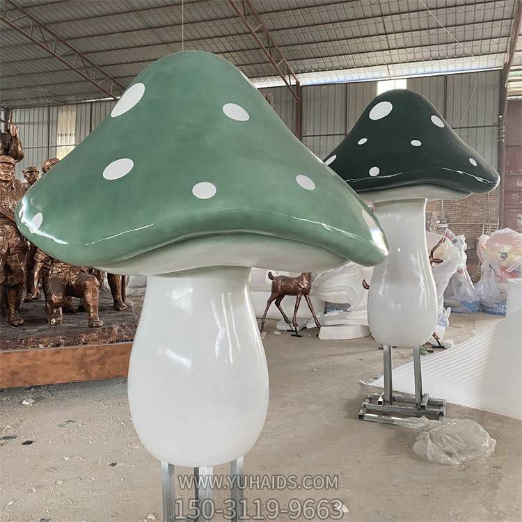 园林户外装饰玻璃钢喷漆蘑菇雕塑