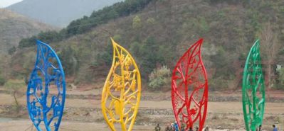 小区公园景区镂空不锈钢树叶雕塑