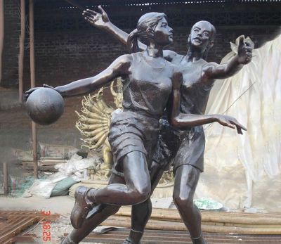 女子打篮球公园小品玻璃钢仿铜雕塑