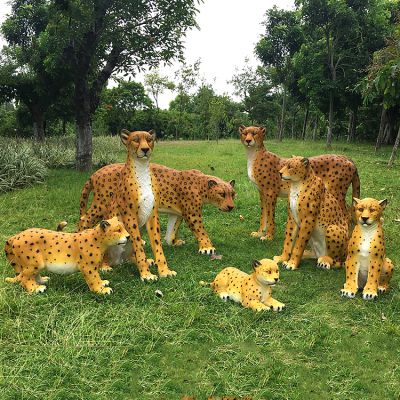 动物园彩绘喷漆金钱豹雕塑