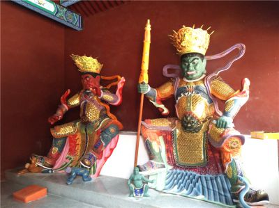 寺庙玻璃钢彩绘大型人物景观天王雕塑