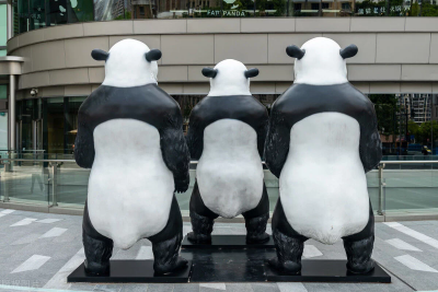 广场街道大型玻璃钢彩绘国宝熊猫雕塑
