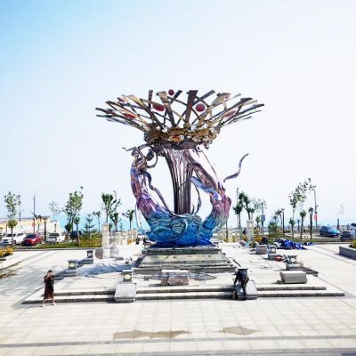 公园广场水池喷泉摆放大型镂空树仙女人物标识雕塑