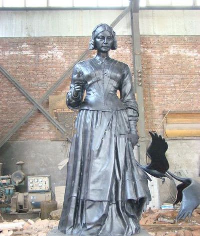 医院校园铜雕西方名人南丁格尔雕塑