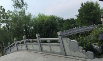 园林公园湖景大理石拱石桥栏杆