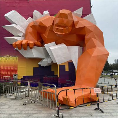 商场街头装饰大型金刚撞墙创意景观雕塑