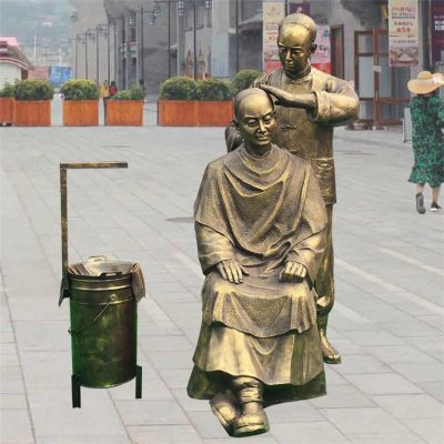 城市广场民俗小品理发的玻璃钢仿铜人物雕塑