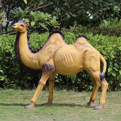 公园仿真动物玻璃钢骆驼雕塑