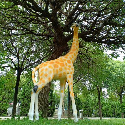 玻璃钢仿真长颈鹿，公园园林草坪动物景观
