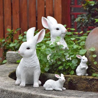 草坪四只白色玻璃钢兔子雕塑