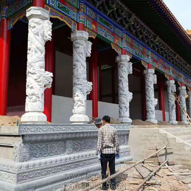 景区寺庙古建筑门前摆放汉白玉石雕龙石柱雕塑