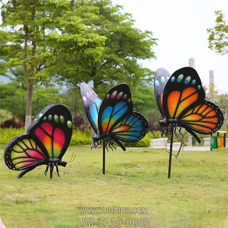 城市街边草地装饰玻璃钢彩绘蝴蝶景观雕塑