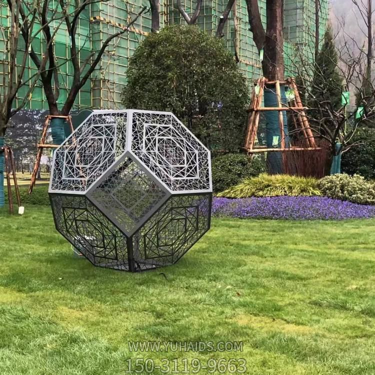 不锈钢镂空创意照明发光魔方雕塑