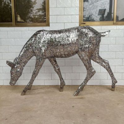 园林动物景观抽象不锈钢镂空梅花鹿雕塑