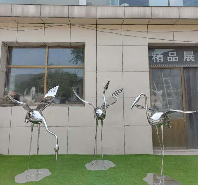 公园不锈钢镜面抽象展翅飞翔的鹤雕塑