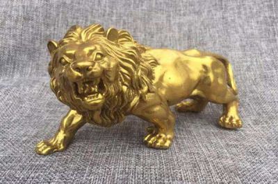 狮子雕塑-室内不锈钢喷金烤漆鎏金狮子雕塑