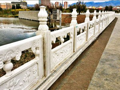城市公园湖边装饰汉白玉围栏扶手雕塑