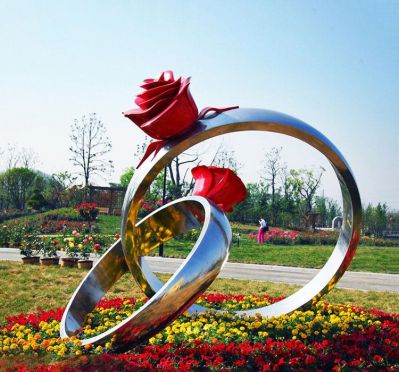 花园广场玫瑰花型不锈钢戒指雕塑