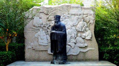 大学广场古代名人铸造朱熹青铜雕
