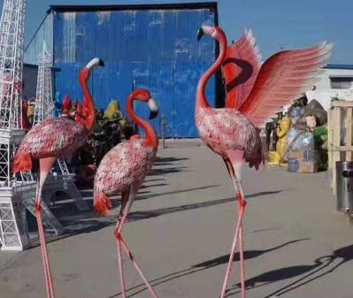景区商场摆放飞舞的玻璃钢火烈鸟雕塑