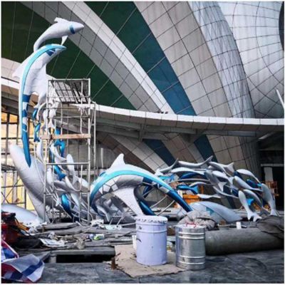商场户外摆放玻璃钢喷漆海豚鱼群水景观雕塑