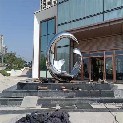 酒店户外水池摆放不锈钢镜面抽象艺术圆环雕塑
