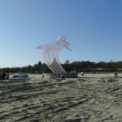 沙滩摆放不锈钢镂空海豚动物抽象园林景观雕塑