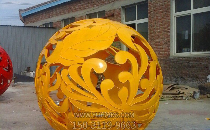 公园创意不锈钢蝴蝶镂空球雕塑