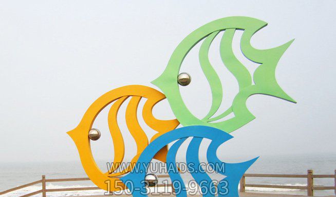 海边三只简约创意不锈钢摆件鱼雕塑