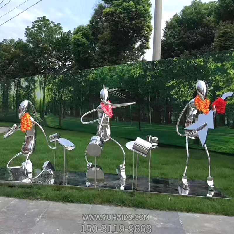公园不锈钢抽象弹奏乐器的人物雕塑