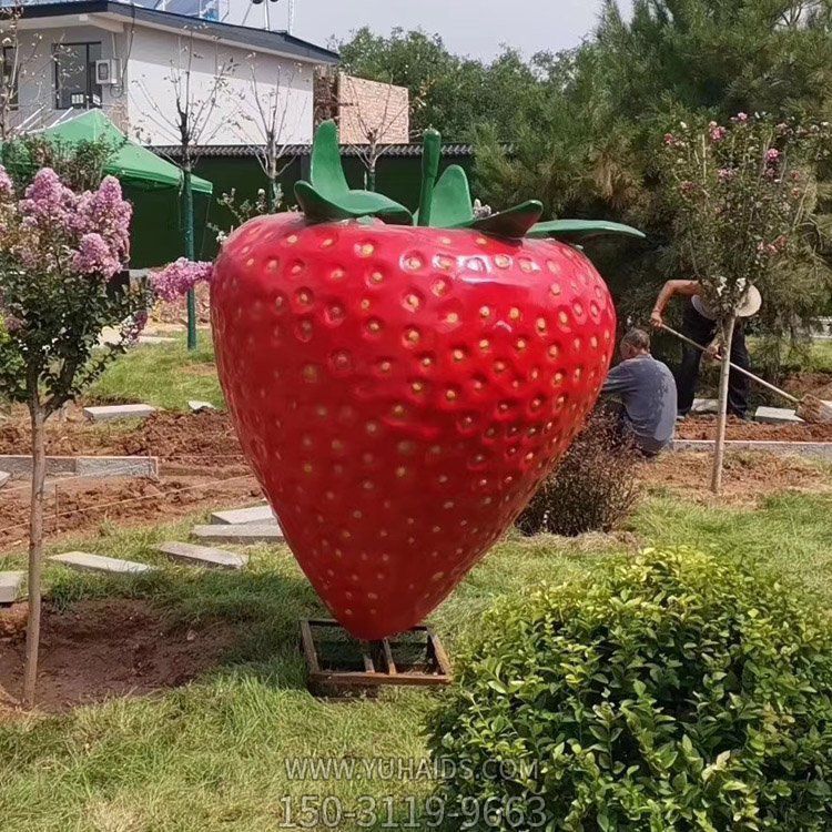 玻璃钢仿真草莓雕塑