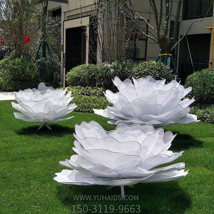 白色的玫瑰花铁艺植物摆件雕塑
