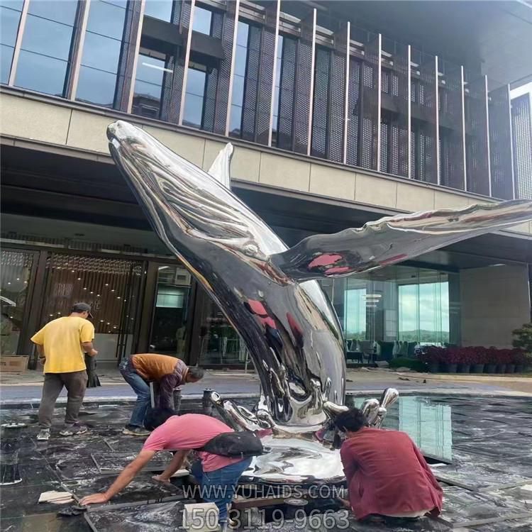 酒店门口大型喷泉水景不锈钢镜面鲸鱼雕塑