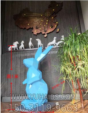 商业街一只大号蓝色玻璃钢兔子雕塑