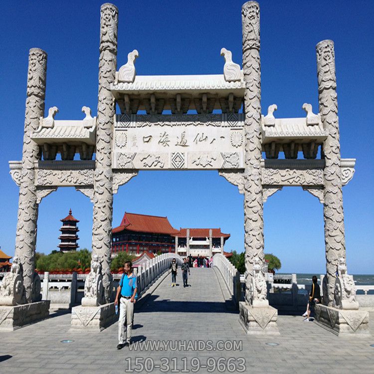 景区入口摆放无楼三门石柱浮雕牌坊雕塑