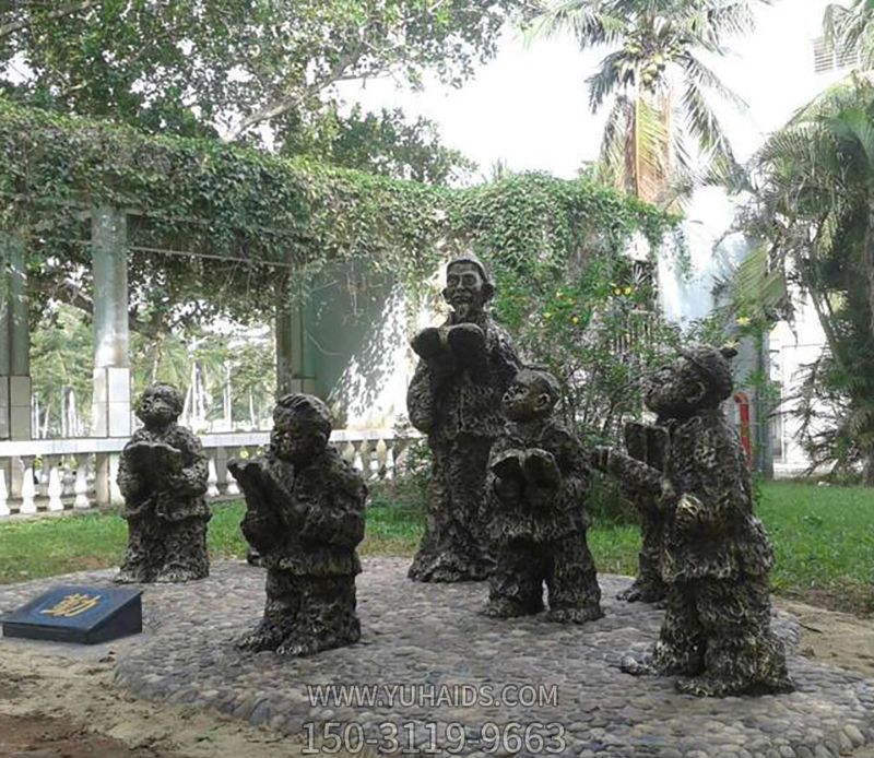公园创意铜雕孩子们看书学习的书雕塑