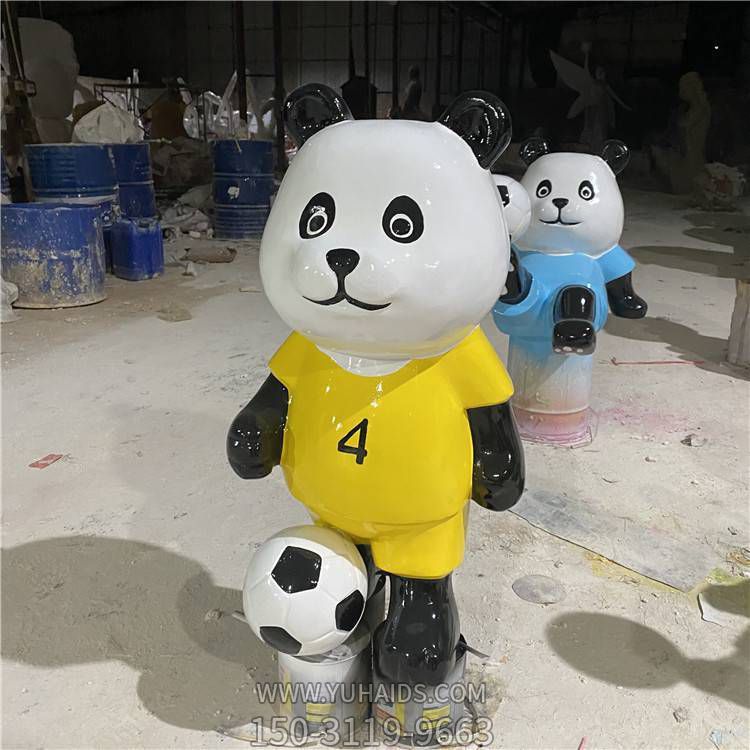 踢足球旅游景区卡通公仔雕塑 