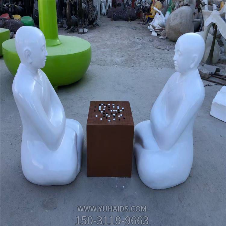 玻璃钢和尚下棋雕塑造型 园林抽象象棋景观摆件