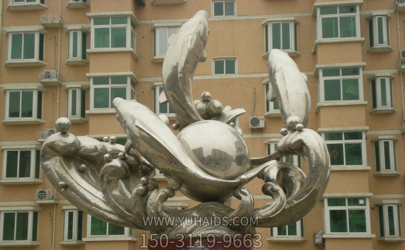 小区多只潜泳的不锈钢海豚雕塑