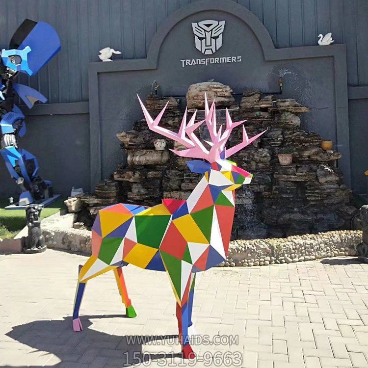 城市广场摆放玻璃钢抽象切面鹿动物雕塑
