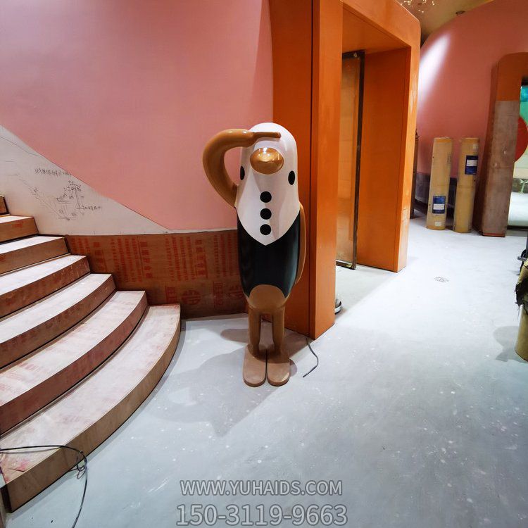 幼儿园摆放玻璃钢卡通企鹅小品雕塑