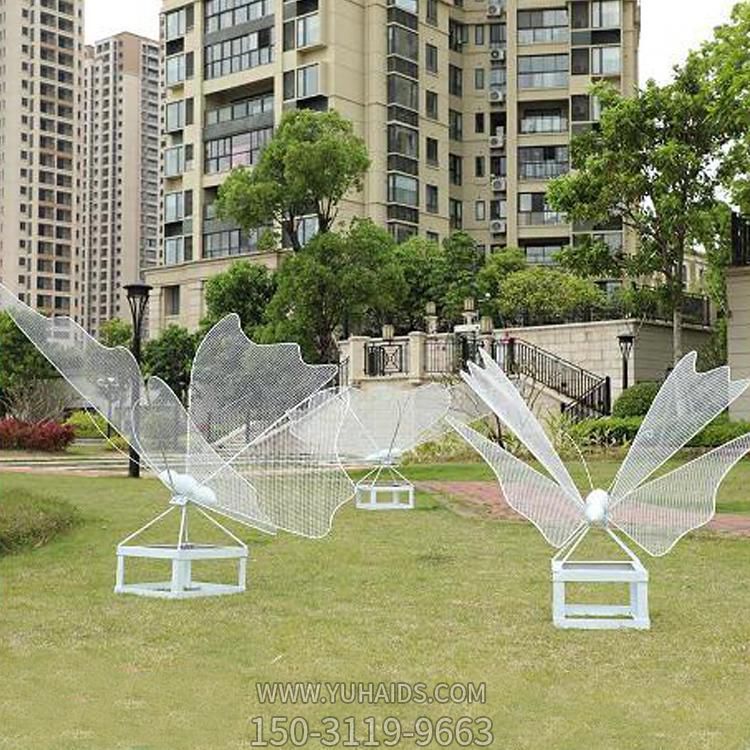 小区公园草地摆放不锈钢网格蝴蝶小品景观雕塑