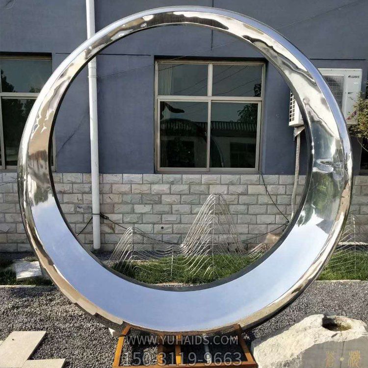 镜面不锈钢几何圆环雕塑