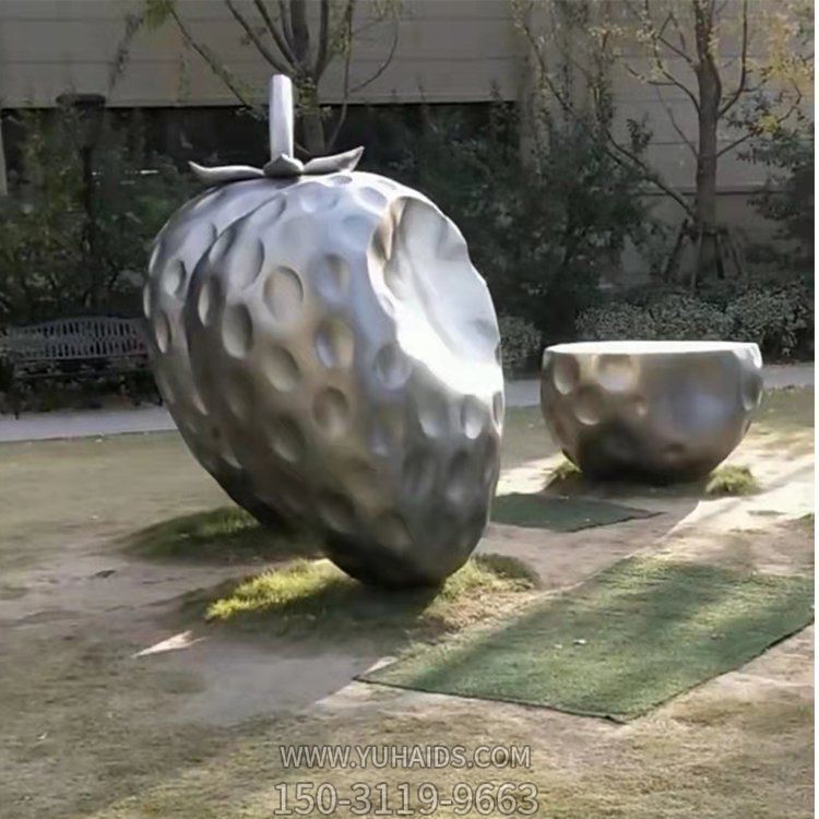 户外公园装饰摆放不锈钢拉丝水果草莓雕塑
