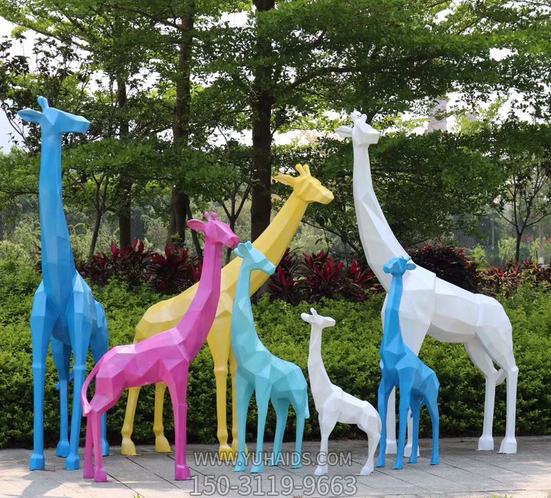公园玻璃钢五颜六色的长颈鹿雕塑